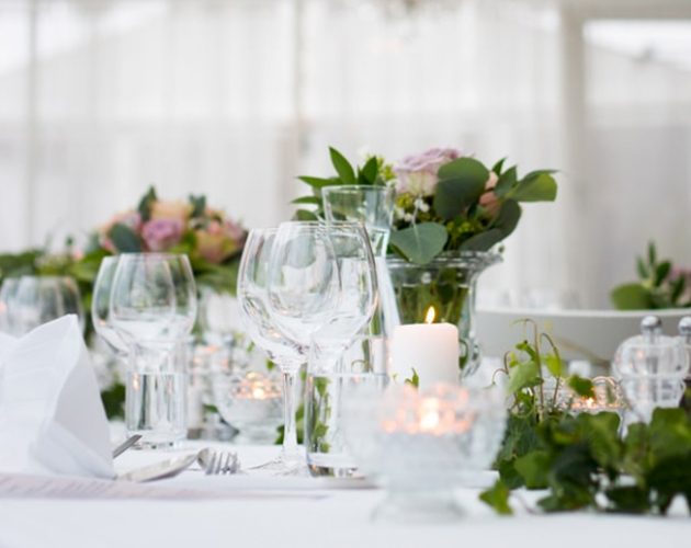 Prestretý svadobný stôl